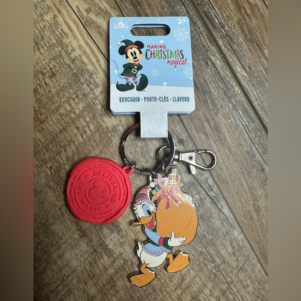 Disney Christmas Donald Duck Keychain